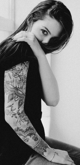 欧美 女孩 花臂 黑白 个性